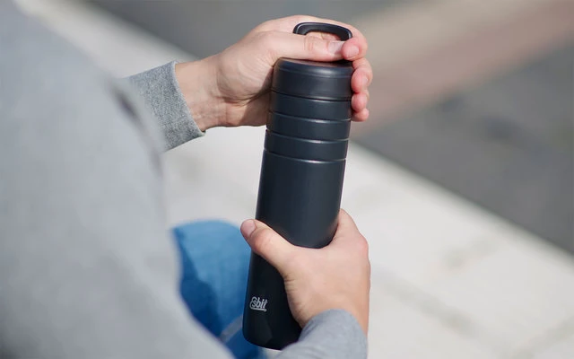 Esbit Majoris Bouteille Isolante En Acier Inoxydable Noire 700 Ml – Image 2